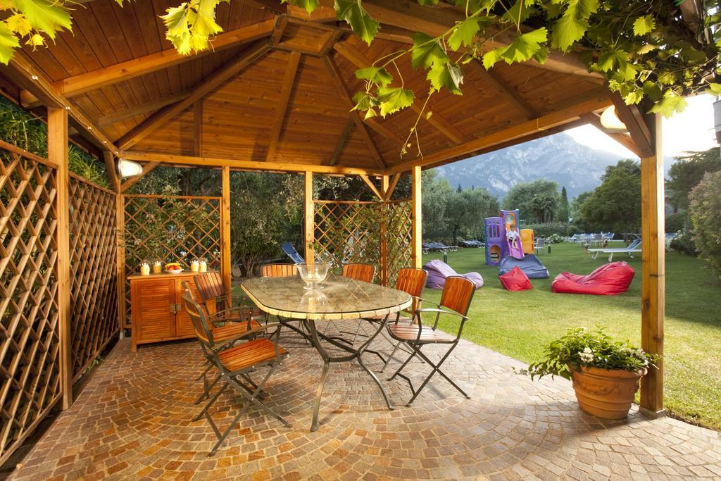 Residence Toblini Torbole Sul Garda Eksteriør billede